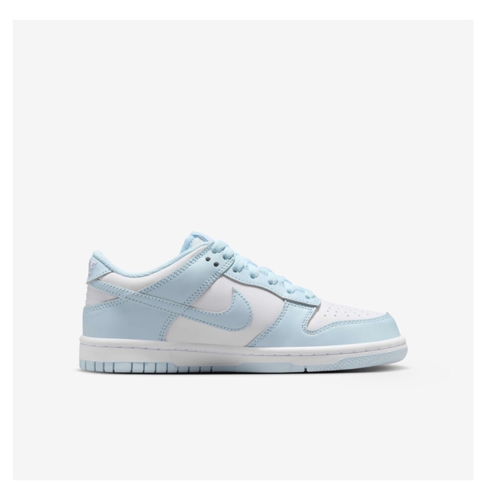 Like new Nike Dunk Low Big Kids/Women’s White/Glacier Blue sneakers 6Y